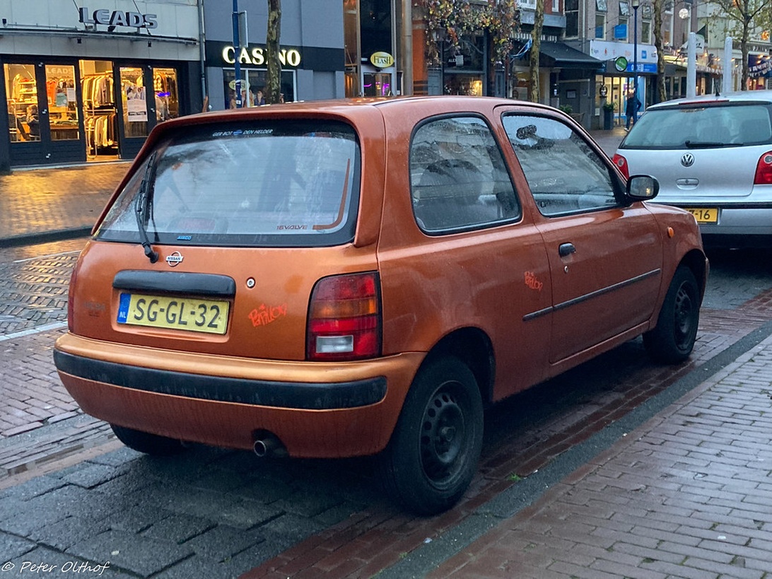 Nya eldrivna Nissan Micra 2025 i en dynamisk framifrånvy.